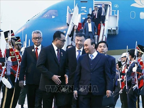 Chủ tịch nước Nguyễn Xuân Phúc tới Jakarta, bắt đầu chuyến thăm cấp Nhà nước Cộng hòa Indonesia